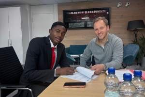 官方：勒沃库森签下18岁马里前锋恩吉库拉·邦巴