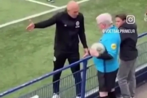 太阳报：儿子输球罗本怒喷裁判并推搡对手家长，引发争议