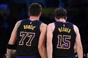 雷迪克：东里缺阵情况下 我们承受不起在转换和二次进攻里被打爆