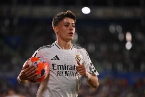 闪耀慕尼黑，居莱尔是自2024年后欧冠首位安联球场对拜仁双响球员