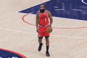 颇为戏剧性！哈登本赛季多次单核苦撑 在快船扬帆北伐时突然离队