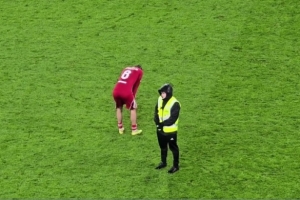 止步8强！记者晒索博赛后：球员本想打进在他家乡举办的欧冠决赛