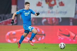 记者：霍村向克拉马里奇提交新的续约报价，薪资仍低于当前水平