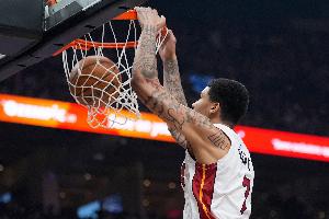 阿德巴约：韦尔非常信任我 他表现得更加稳定了