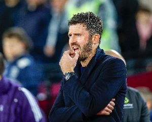 卡里克执教曼联6场联赛主场全胜遭终结，已是并列队史最长