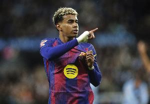 每体巴萨球员评分：亚马尔8分最高，首发孔德5分最低，加维7分