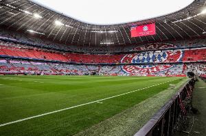 首回合抗议伯纳乌关闭顶棚未获回应，拜仁官推：安联球场顶棚敞开