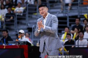 广东官方：杜锋因肠胃不适前往医院就诊 今晚由助教拉科维奇暂代