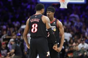 乔治：埃奇库姆就像是我的小弟弟&我很爱他 他是全能型的超级明星