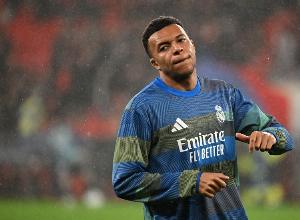 自2016年9月欧冠首秀以来，姆巴佩10次参加欧冠但依旧未能夺冠