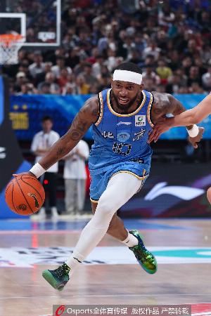 杰曼第三节爆发定胜局 北汽大胜青岛 与广东第四之争愈演愈烈