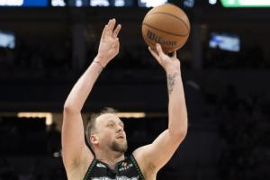 英格尔斯：会在训练中扮演约基奇 而且我扮得最像这挺有趣的