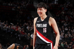 丁彦雨航：杨瀚森要学习场上队友的打法 还得减重才能跟上球队