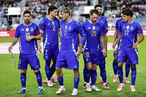 阿根廷助教：希望已无欲无求的球员们拼抢时留些余地，想想国家队