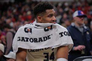 Shams：我对字母的报道绝对是事实 他去年5月就告知雄鹿要走