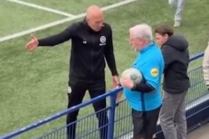 格罗宁根回应罗本与对手家长冲突：对方家长多次介入教练裁判对话