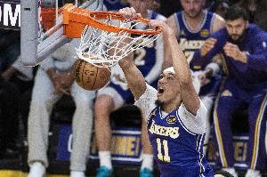 海斯：我能用活力影响比赛 必须限制火箭 做球队需要我做的一切