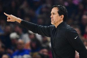 斯波：很多年轻球员都取得进步 连续六年进季后赛不是我们的目标