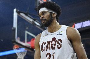 阿伦：膝盖还会有轻微痛感 但这完全不会影响我打出高水平比赛