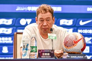 斯卢茨基：目前球队的处境比较困难，米内罗和李可都在积极恢复中