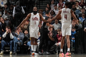 乔·约翰逊：莫布里不必过分迎合米切尔和哈登 他要更有侵略性