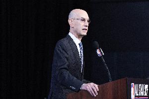 仪式感大打折扣！NBA版权分散后实体店难以负担 球迷只能手机观赛