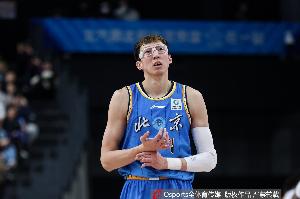 杨鸣：周琦今天防守沉退被奎因一直针对 现代篮球不能有明显短板