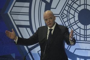 记者：FIFA计划实施种族歧视处罚新规，若承认不当行为禁赛可减半
