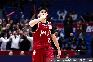 敢打敢拼！李悦洲半场7投4中贡献10分1助攻 首节命中压哨2+1