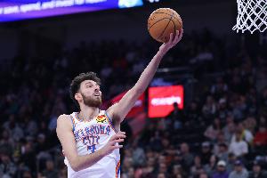 中流砥柱！切特今年季后赛在篮下合理冲撞区29中28 命中率96.6%