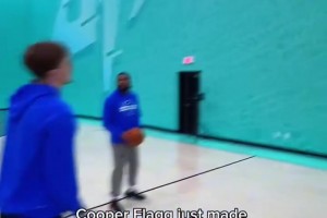 就为了此刻！弗拉格此前挑战三连进筐！